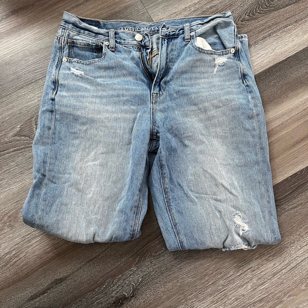 Light Wash American Eagle Jeans